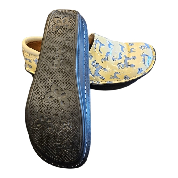 Algeria Debra Clog Small Dogs Poodle Weiner Patent Leather Size 39 Comfort Nurse - Picture 5 of 6